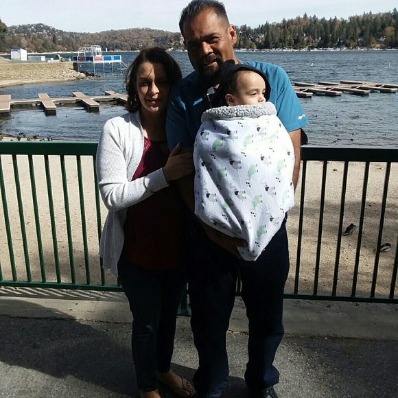 Meet your Posher, Cynthia - Picture 3 of 4